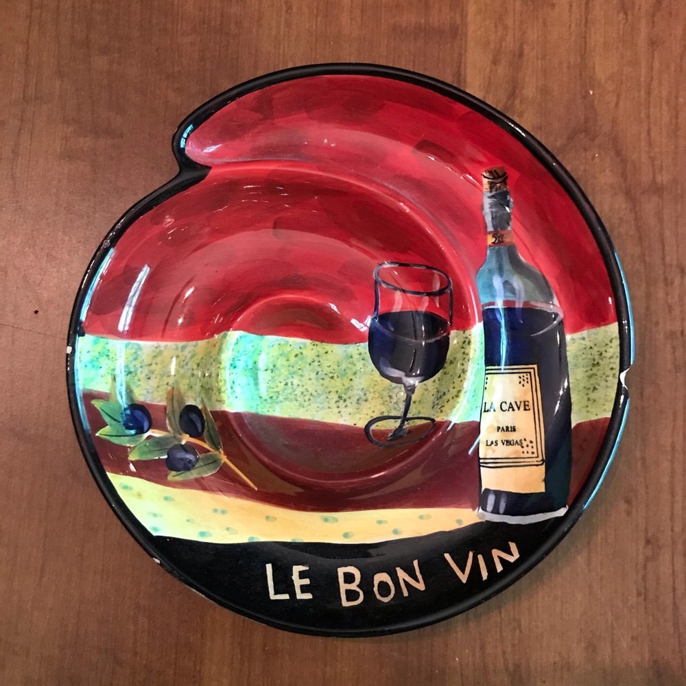 Vino / wine decorative swirled design plate